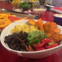 vegane Tex-Mex-Bowl mit Kuerbis und Quinoa