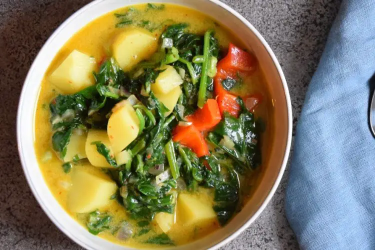 Aloo Palak mit Spinat und Kartoffeln: Indisches Soulfood